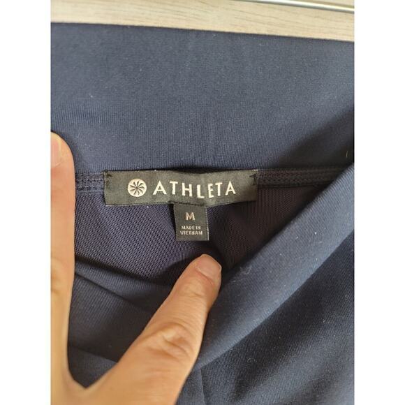 ATHLETA NAVY PULL ON SHORTS W ZIPPER POCKETS, SZ MEDIUM - Picture 4 of 11